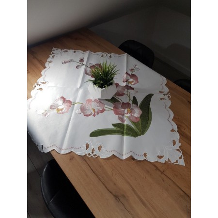 Bieżnik haftowany Rozmiar 85x85cm Kod: 15B-YM50063A