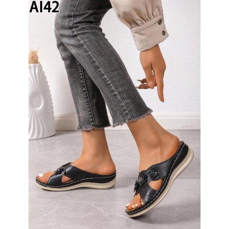 Klapki Rozmiar: 36-41 Kod AI42 KOLOR BLACK