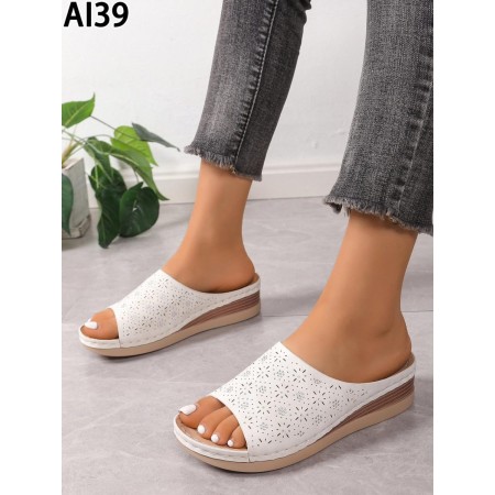 Klapki Rozmiar: 36-41 Kod AI39 KOLOR WHITE