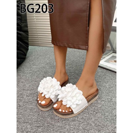 Klapki Rozmiar: 36-41 Kod BG203 KOLOR WHITE