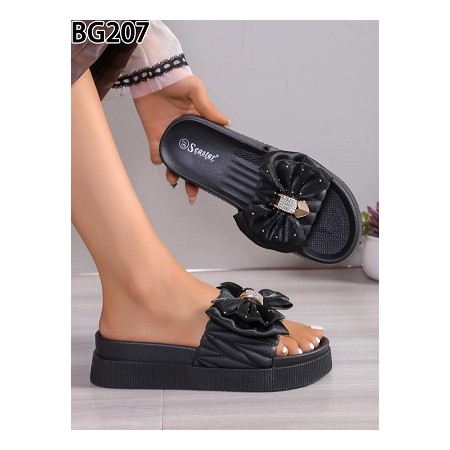 Klapki Rozmiar: 36-41 Kod BG207 KOLOR BLACK