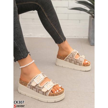 Klapki  Rozmiar: 36-41 Kod CK307 KOLOR BEIGE