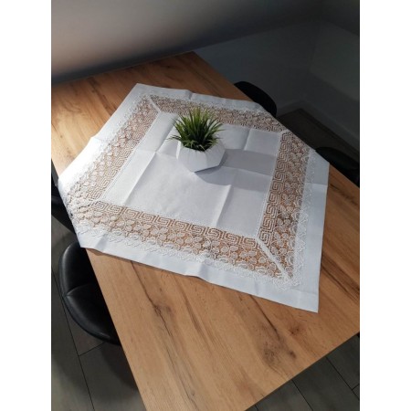 Bieżnik haftowany 85x85 cm BIAŁY Kod: NL-7082B